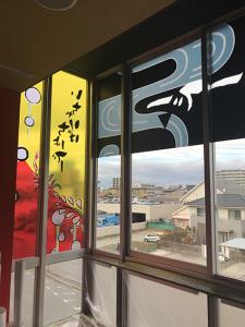 昼にはうっすら、夜はバッチリ