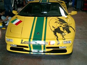 車もステッカーチューンで変わる