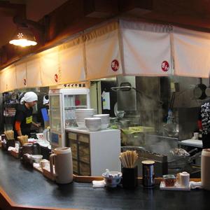 まるぎん商店の暖簾